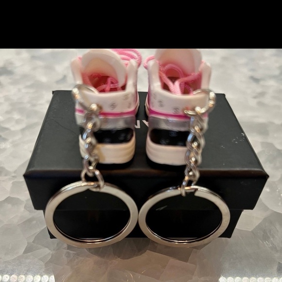 Mini 3D Sneaker Keychains! - Picture 4 of 5